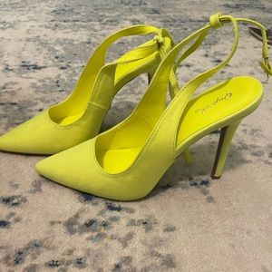 Lulus Neon Yellow Suede Pointed-Toe Ankle Strap Pumps Size 9